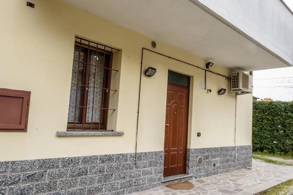 Bed And Breakfast Linate Peschiera Borromeo 0*,  Italy